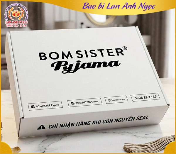 Hộp cứng đựng quần áo